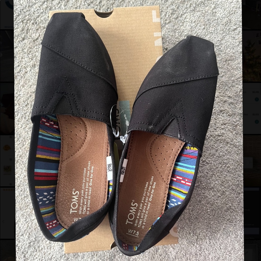 Black Classic Toms